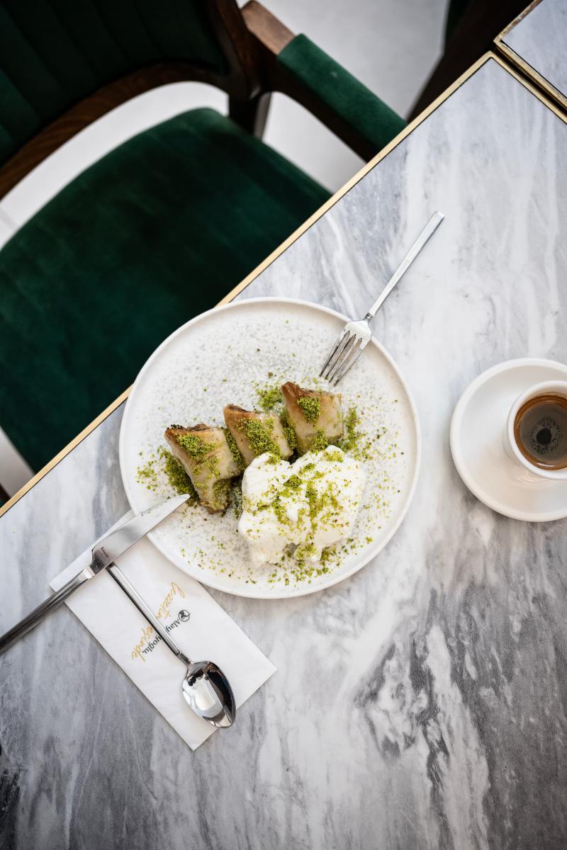 Tatlı Severler İçin En İyi Baklava ve Dondurma Seçenekleri