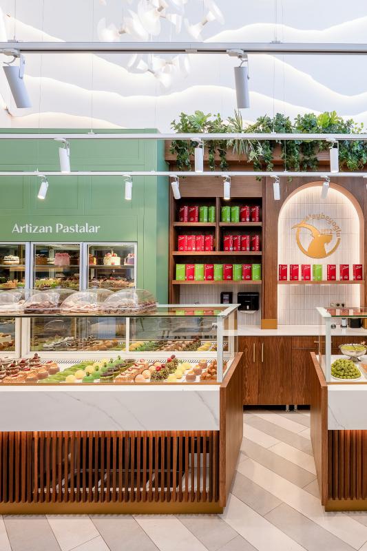 Alaybeyoğlu’nun Tatlı Vitrininde Her Güne Uygun Bir Lezzet Var