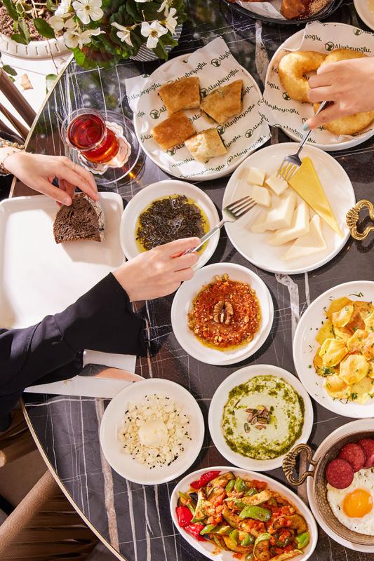 Alaybeyoğlu’ndan Maraş Usulü Serpme Kahvaltı Deneyimi