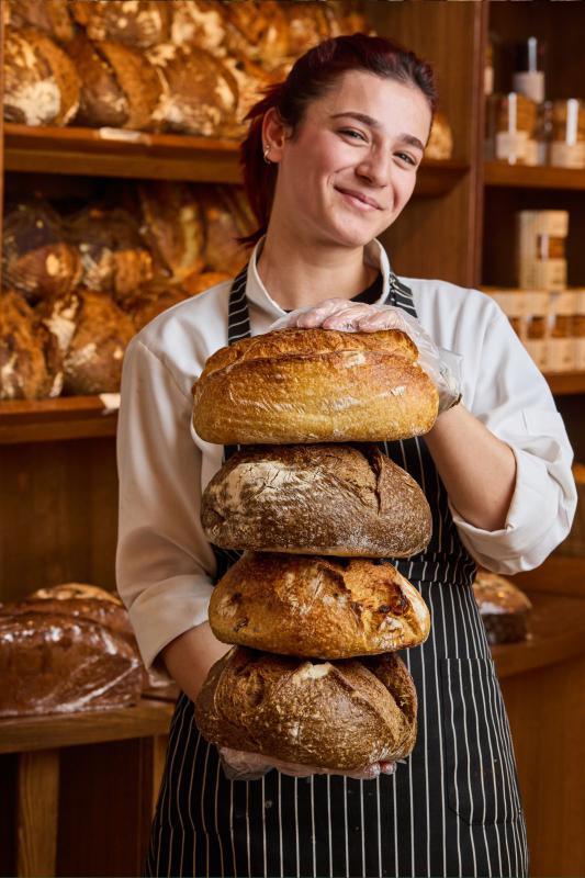 Ekşi Mayalı Ekmek, Sıcak Servis ve Zengin Sunum