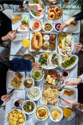 Kalabalık Aile Kahvaltıları İçin Kahramanmaraş’ta Mekan Seçerken Nelere Dikkat Edilmeli?