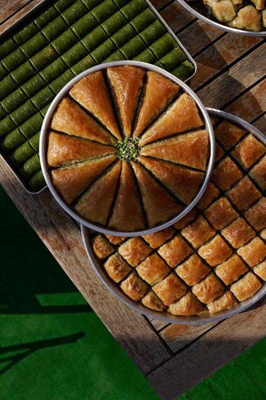 Maraş Tatlıları Sevenler İçin Sütlü Tatlı mı Şerbetli Tatlı mı Daha Doğru Tercih?