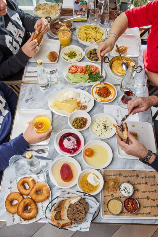 Pazar Kahvaltısını Sıradanlıktan Çıkarmak İçin Kahramanmaraş’ta Nasıl Bir Mekan Tercih Edilmeli?